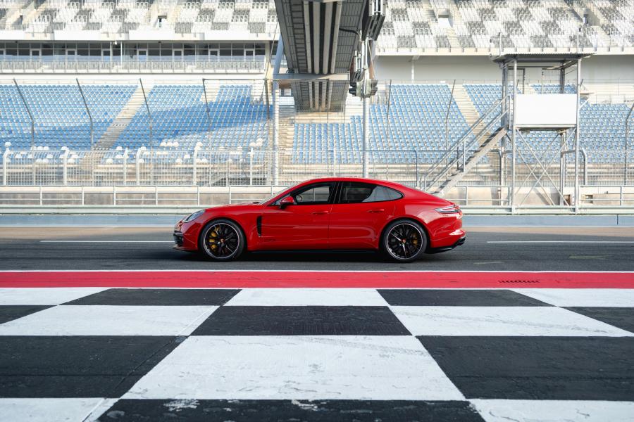  Porsche Panamera GTS (971) 2018 года  (WW) (фото 7 из 42)